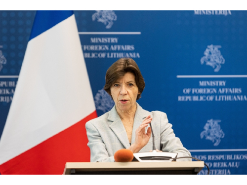 Prancūzijos ministrė Lietuvoje ragina toliau daryti spaudimą „Rusijos karo mašinai“